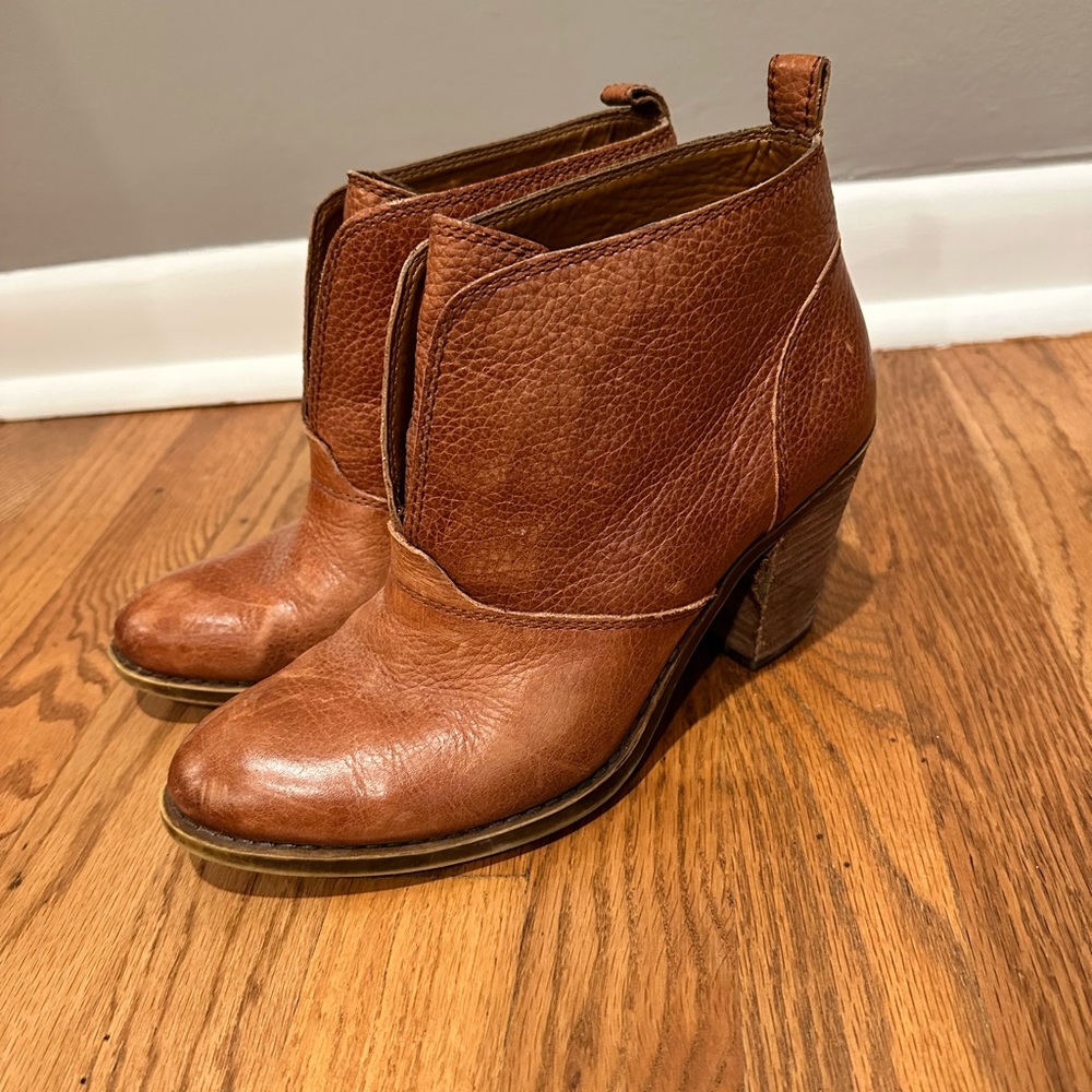 Lucky Brand Cognac Leather Ankle Booties with Stacked Heel